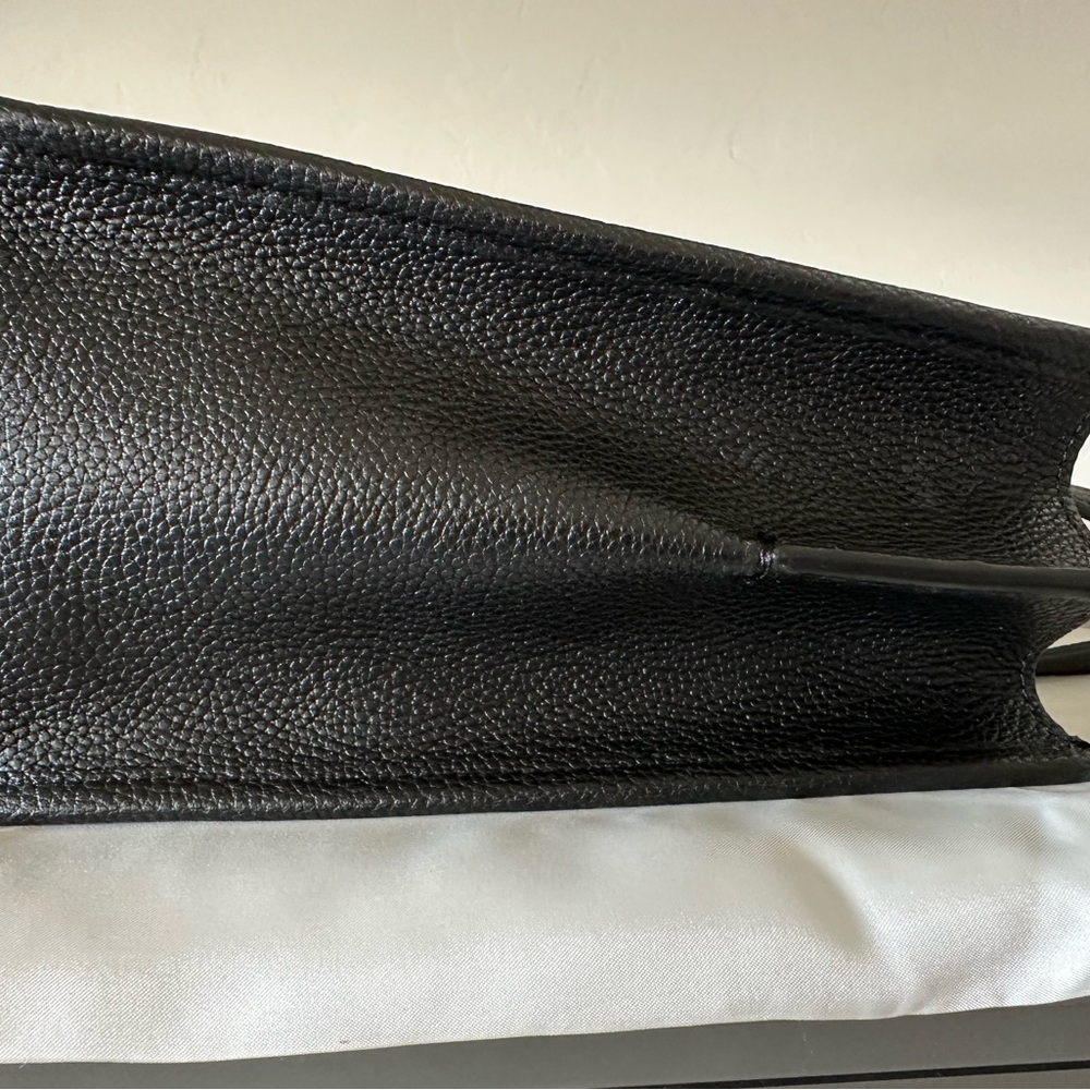 Coach Tyler Carryall 28 - EUC - Picture 6 of 11